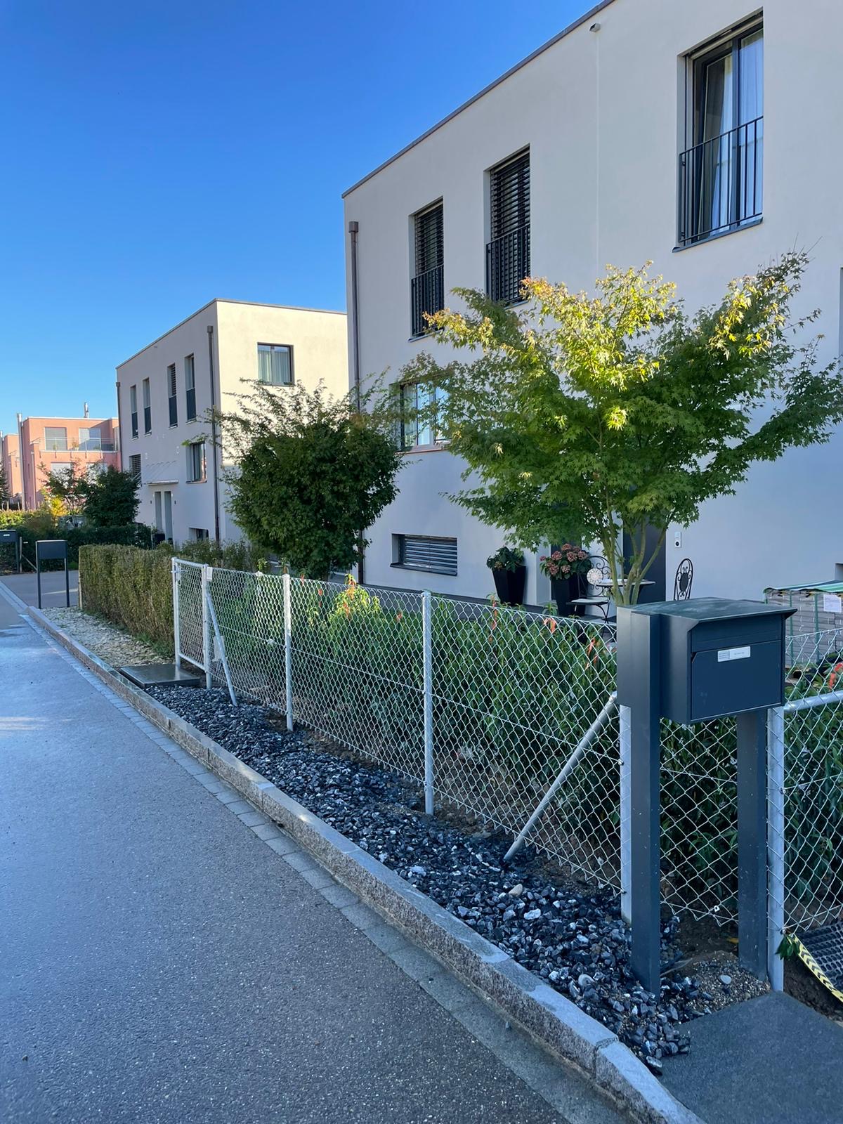 Bild (1) Maschendraht Zaun - Referenz von Schweizer Zäune Zürich